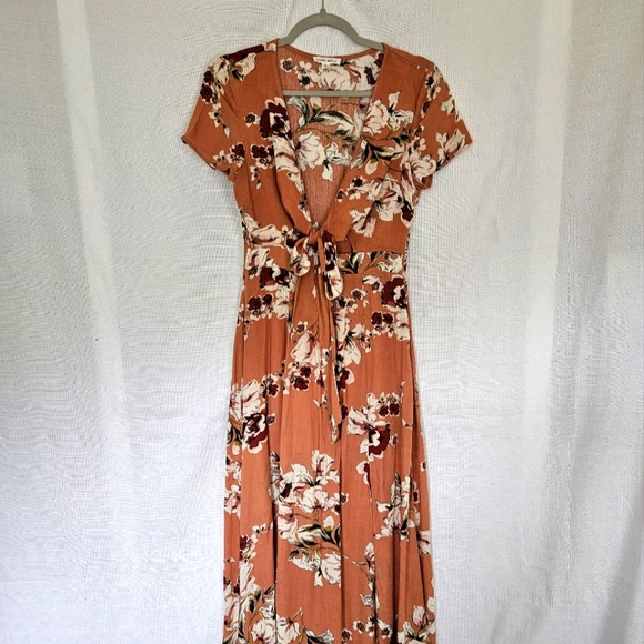 Cotton Candy Dresses & Skirts - Floral‎ Lightweight Sun Dress With Vneck Tie Front Size Small